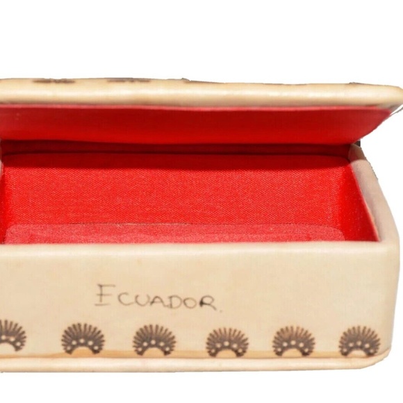 Handmde Leather Ecuador Box or Trinket box. - Picture 6 of 6